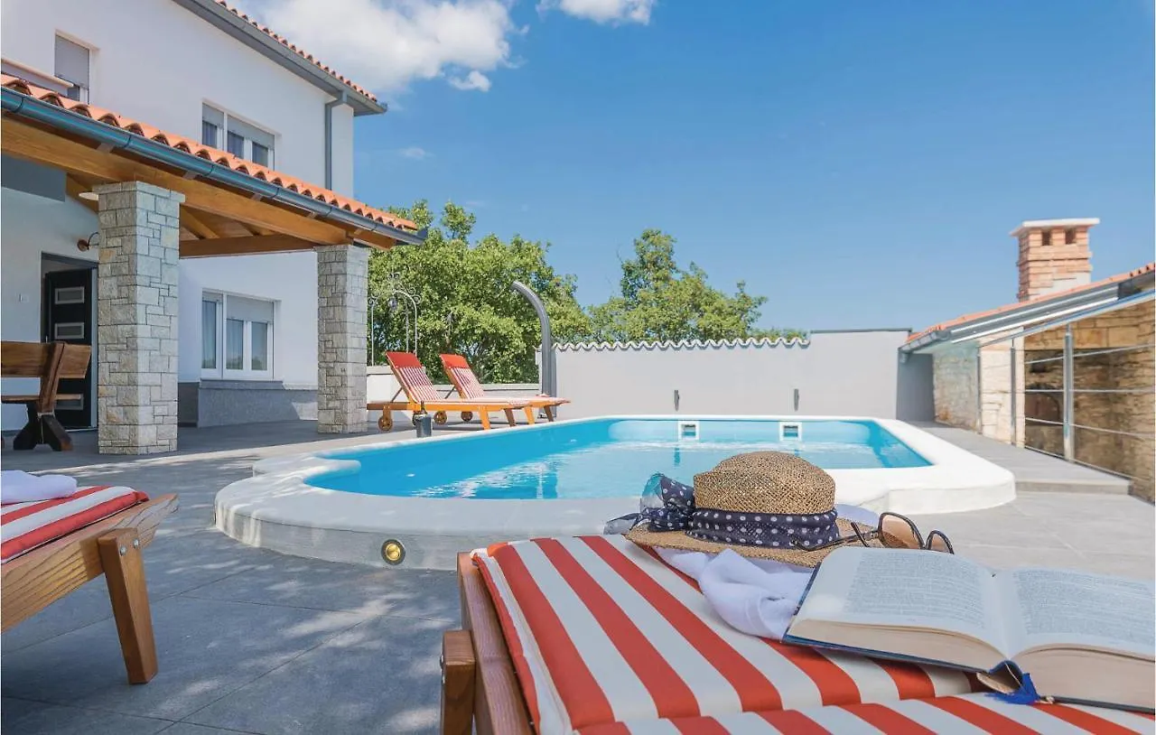 Pet Friendly Home In Manjadvorci With Wifi