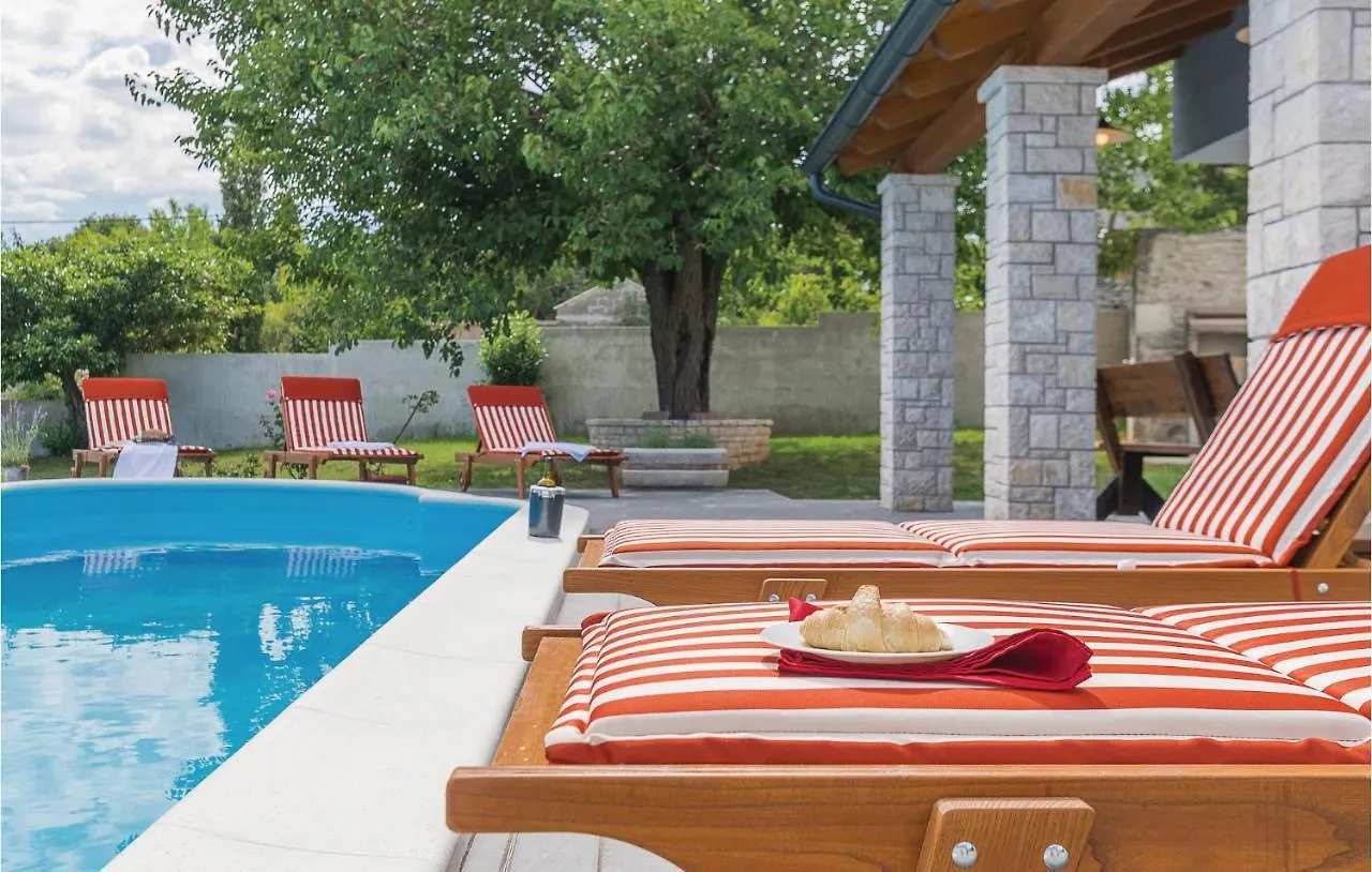 Holiday home Pet Friendly Home In Manjadvorci With Wifi