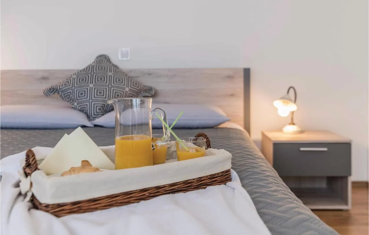 Pet Friendly Home In Manjadvorci With Wifi Holiday home