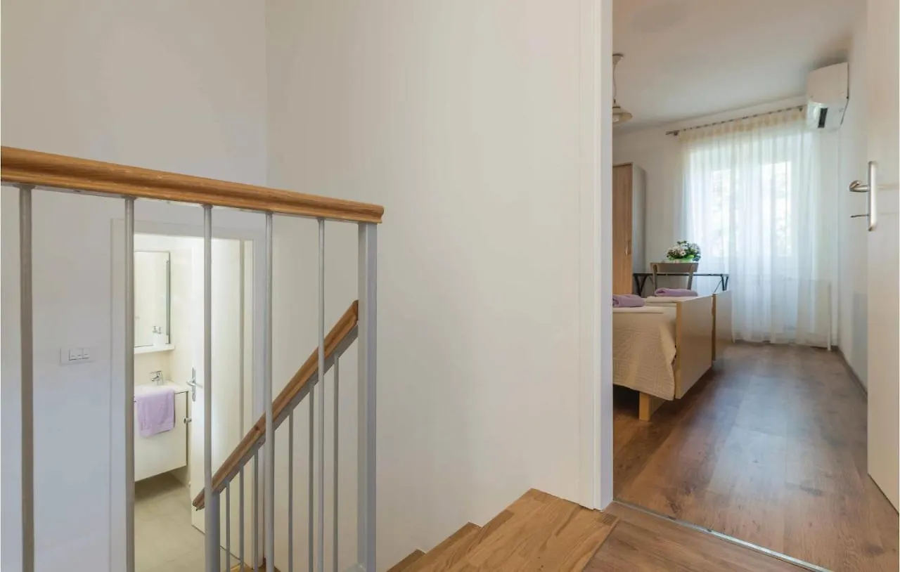 Pet Friendly Home In Manjadvorci With Wifi Holiday home